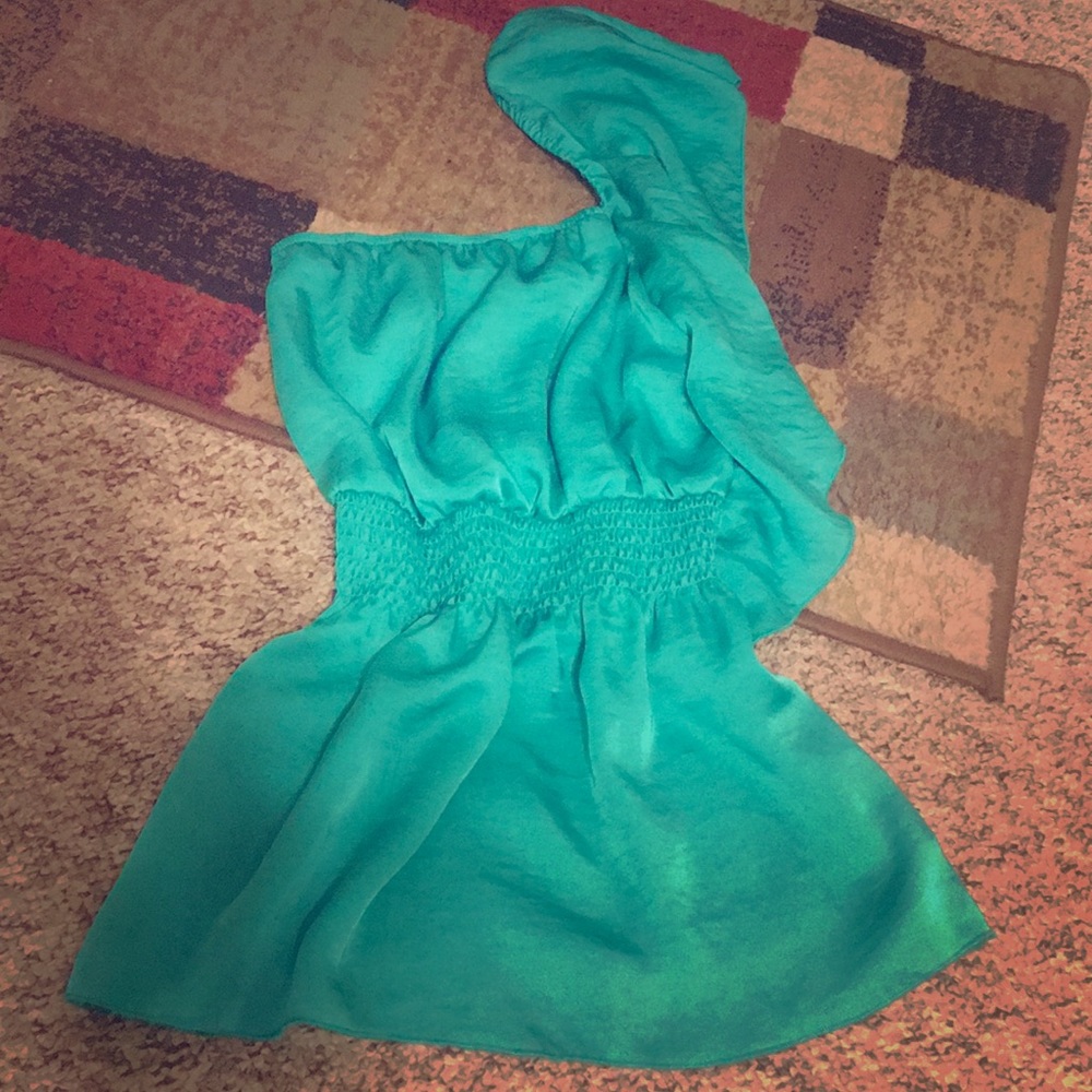 One sleeve-turquoise silk top. Size Small